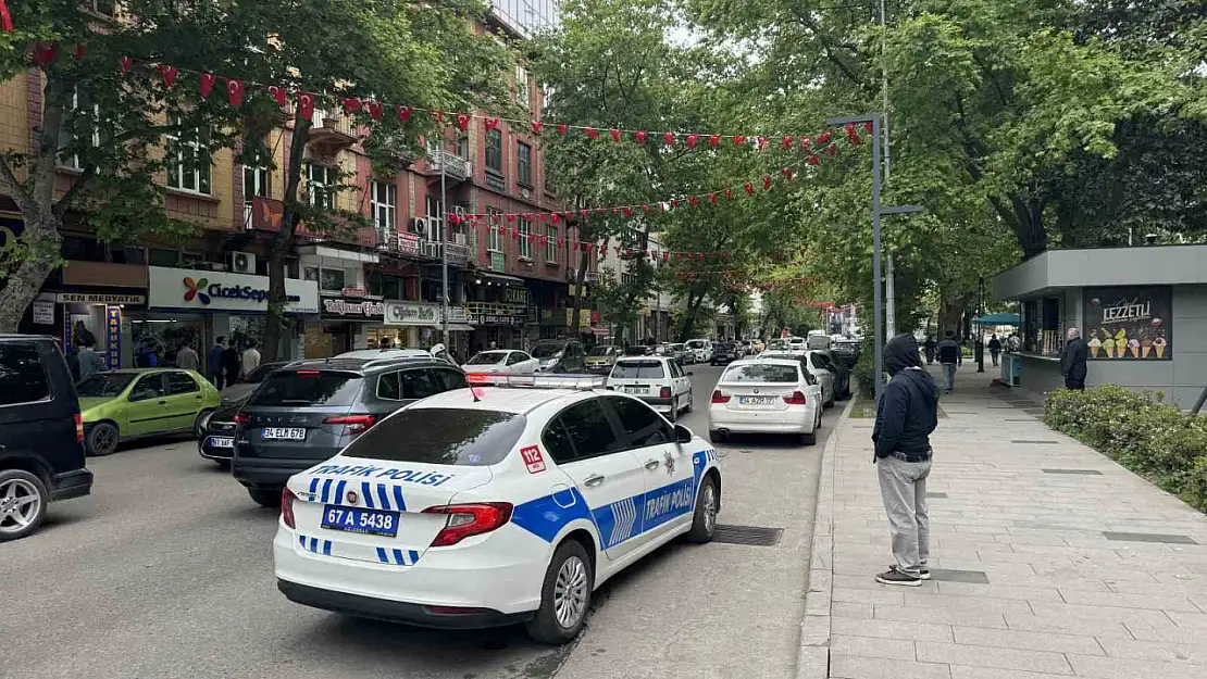 Trafik ekiplerinden park yasağı cezası