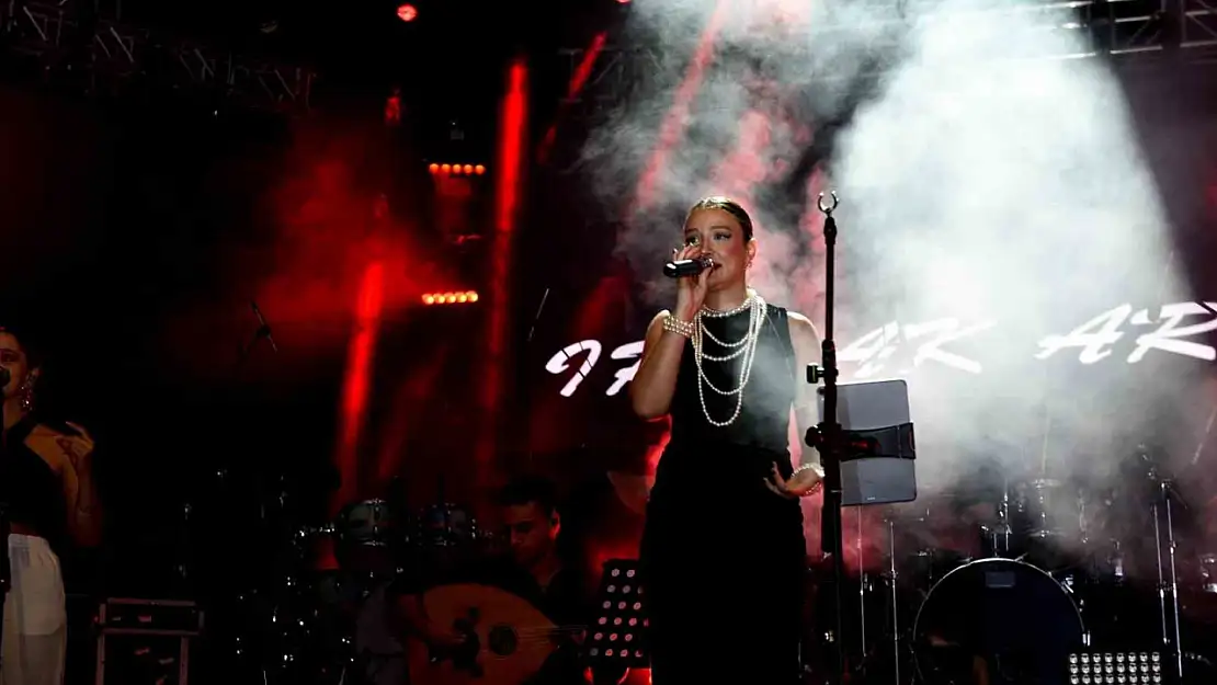 Uluslararası Kültür ve Sarımsak Festivali finali Irmak Arıcı ve Buray konseriyle yaptı