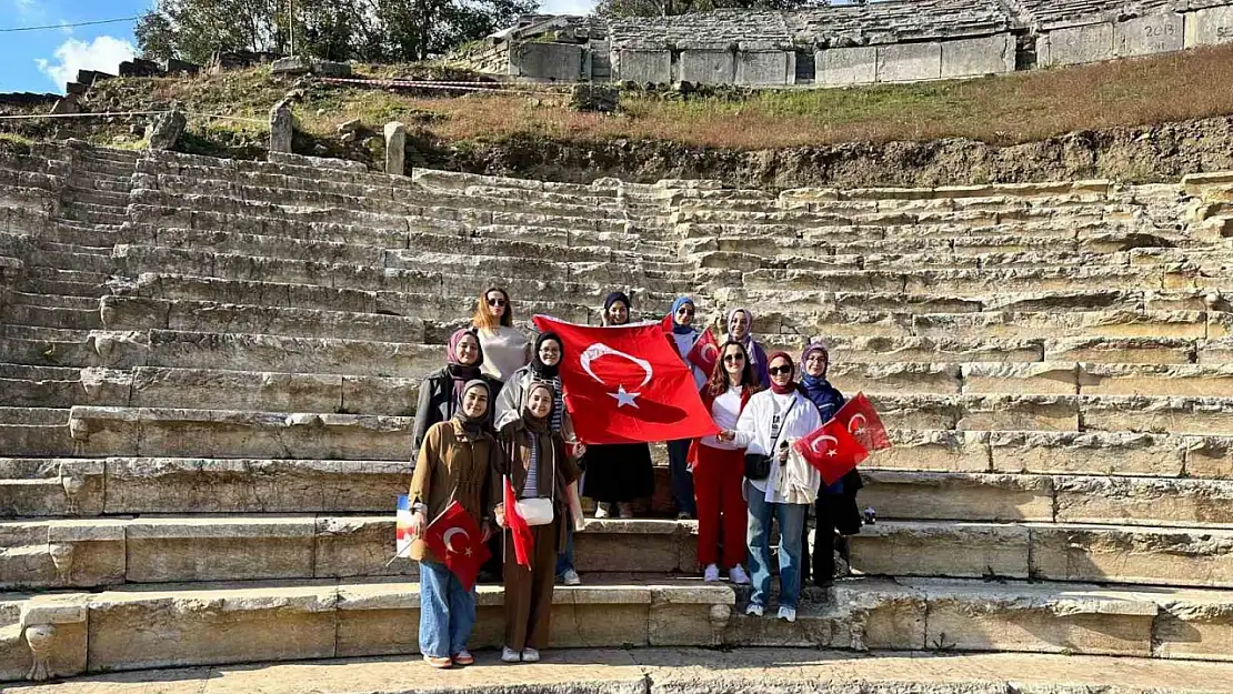 Üniversitelilerden Cumhuriyet yürüyüşü