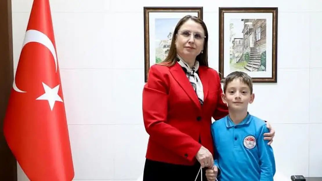 Vali Arslan'dan Minik Şampiyona Tebrik