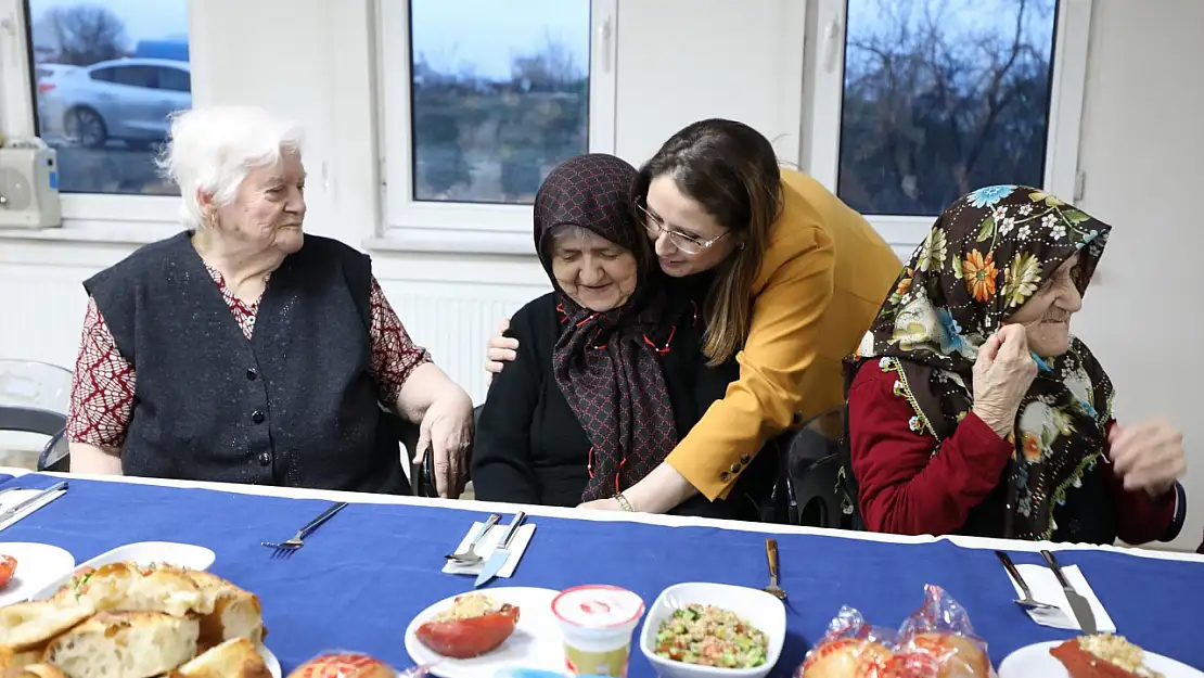 Vali Arslan koca çınarları yalnız bırakmadı