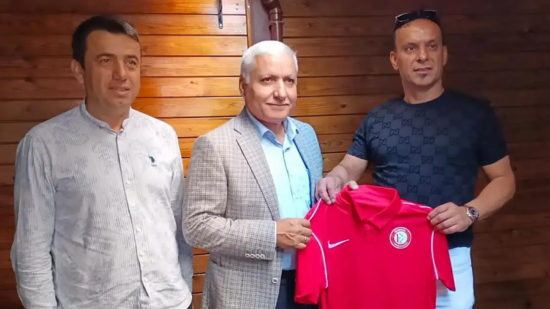 Yalçın'a Bartınspor forması hediye edildi