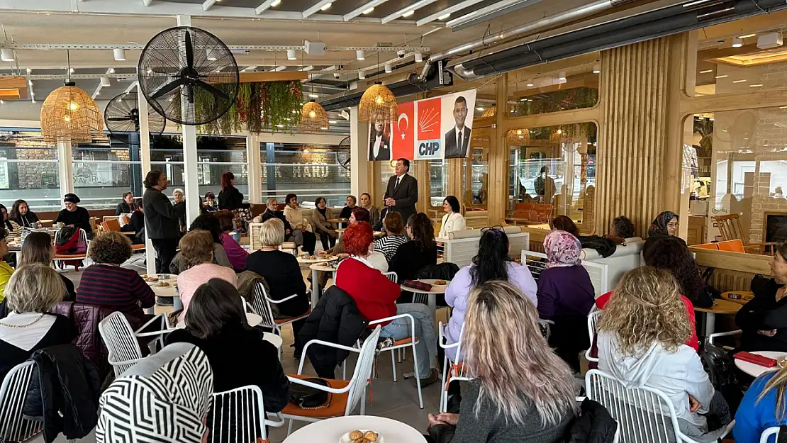 Yalçınkaya partisinin Kadın Kolları ile bir araya geldi