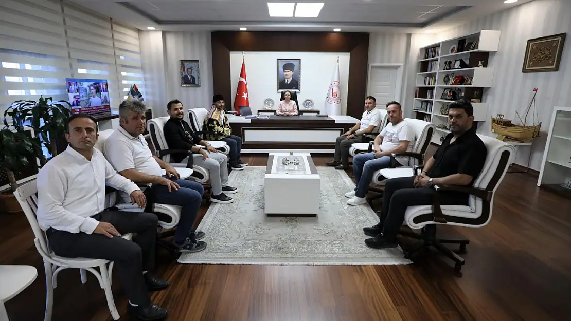 Yanaz'ın Pehlivanları Valilikte