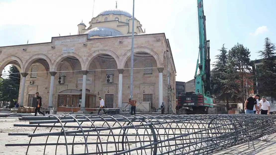 Yeni minarelerin yapımına başlatındı