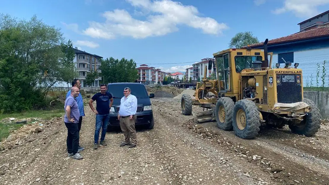 Yol çalışmaları devam ediyor