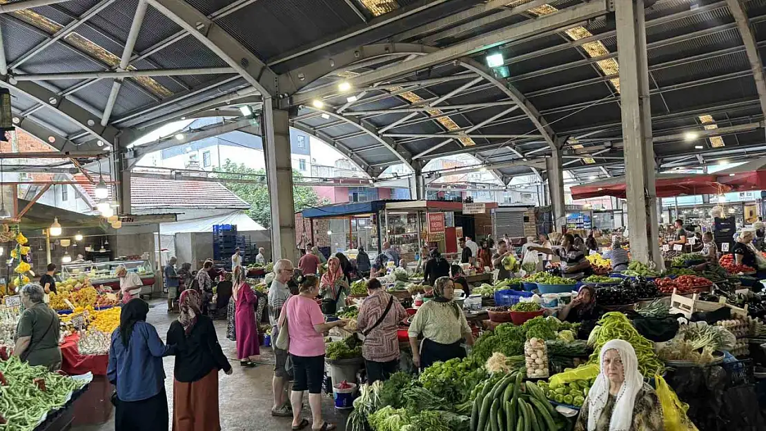 Zonguldak'ta halk pazarına yoğun ilgi