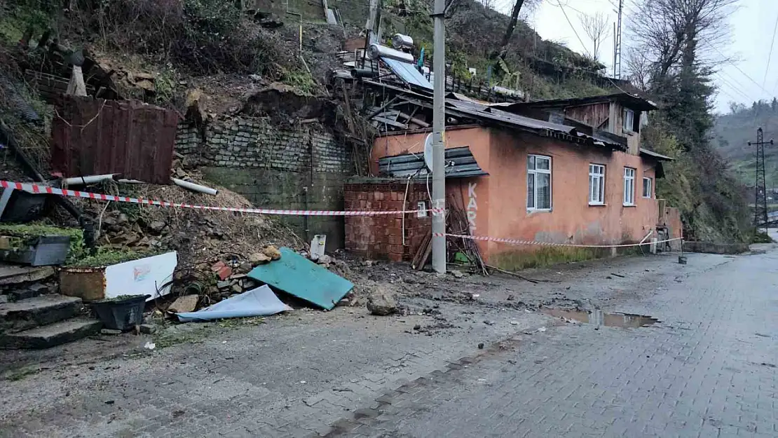 Zonguldak'ta heyelan sonrası 3 ev tahliye edildi