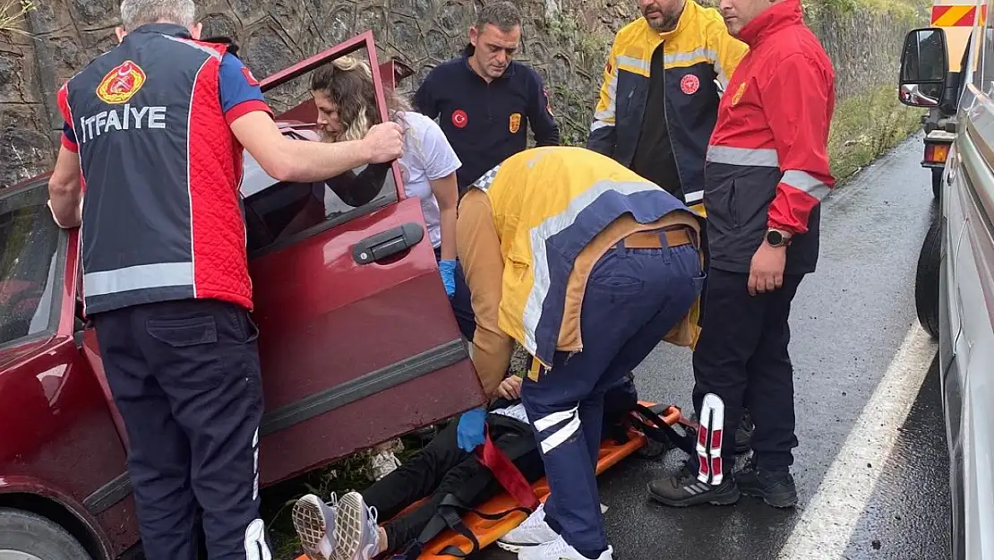 Zonguldak'ta otomobil kanala düştü: 2 yaralı