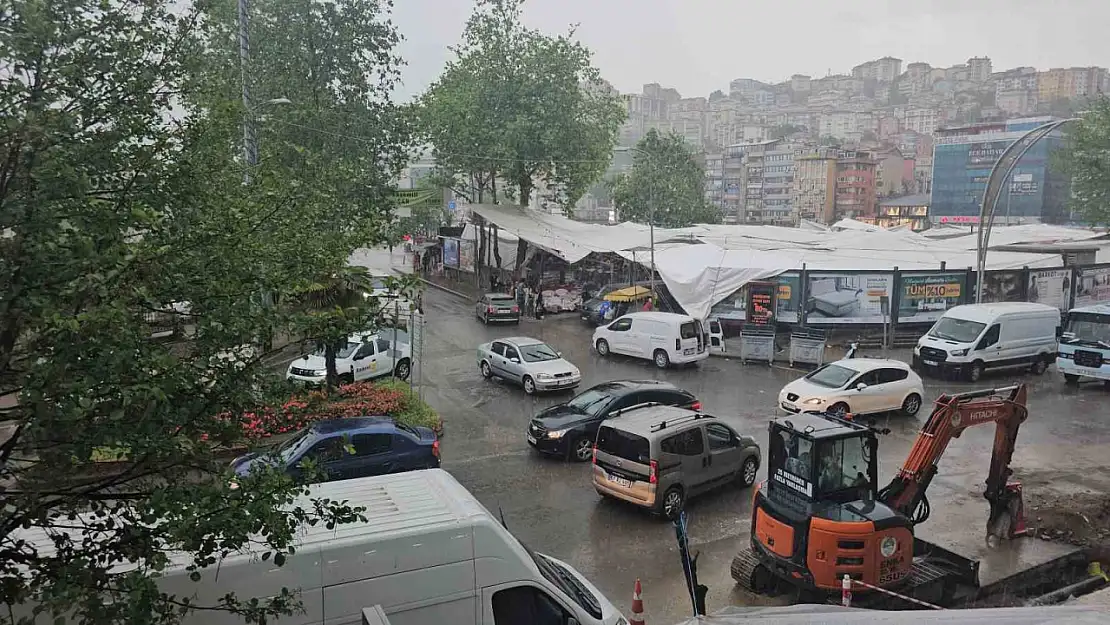 Zonguldak'ta sağanak hazırlıksız yakaladı