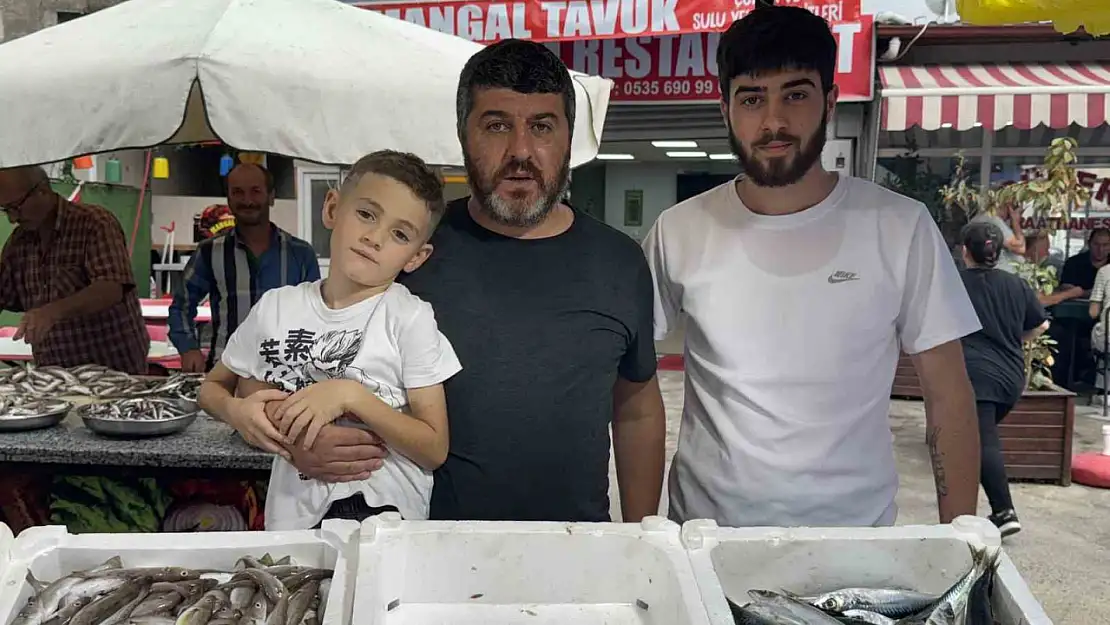 Zonguldak'ta tezgahlar balıkla şenlendi