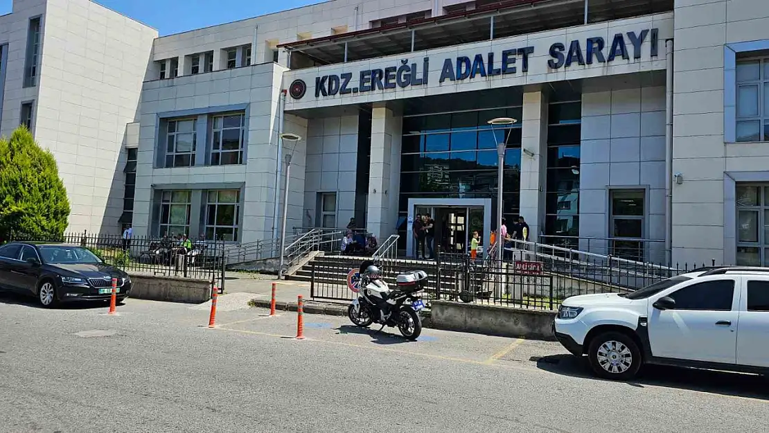 Zonguldak'ta uyuşturucu ele geçirilen geminin tutuklu 10 personelinin yargılanmasına devam edildi