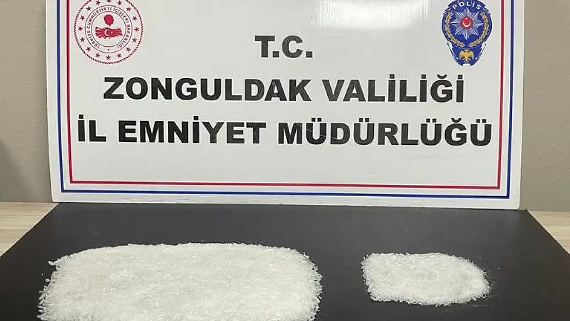 Yarım kilo uyuşturucu ile yakalandılar