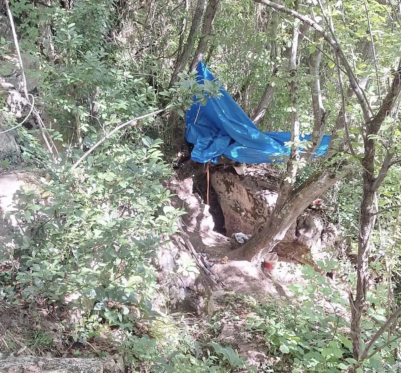 Köyde define aradılar