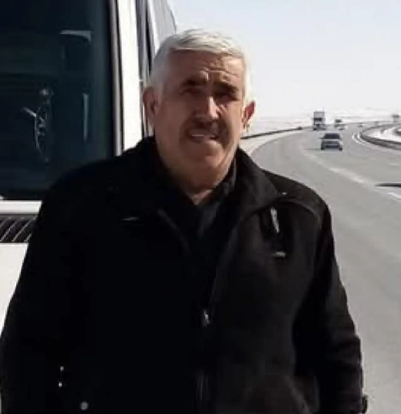 Minibüs şoförü hayatını kaybetti