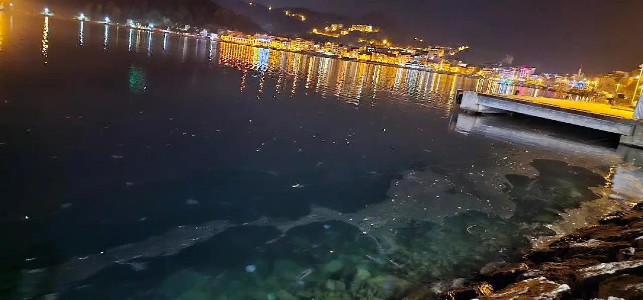 Amasra limanda dikkat çeken görüntü