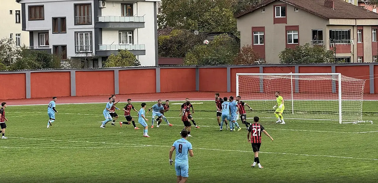 10 kişi kalan Bartınspor skoru koruyamadı