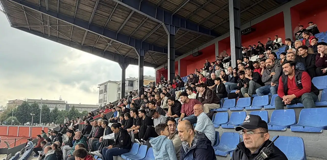 Zorlu maçı Arıt Kayadibispor kazandı