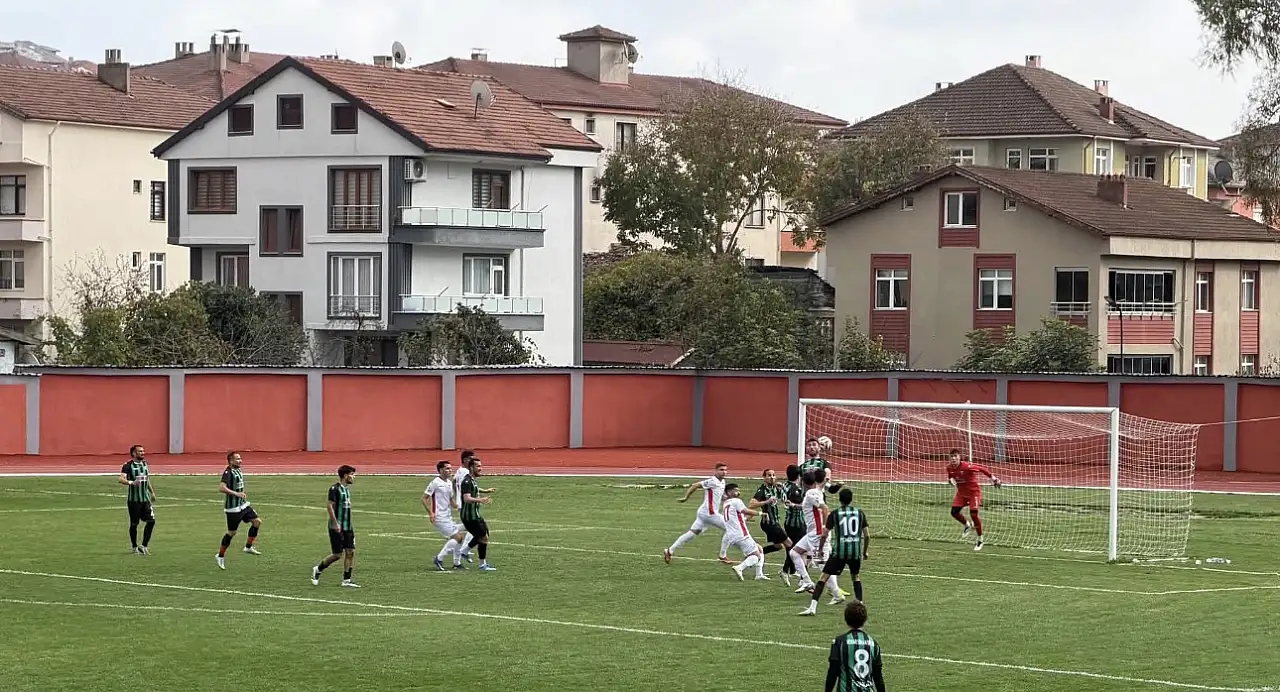 Zorlu maçı Arıt Kayadibispor kazandı
