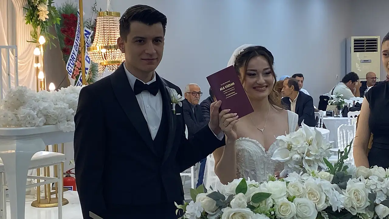 Müzeyyen ve Ümit Can Çifti Dünyaevine girdi
