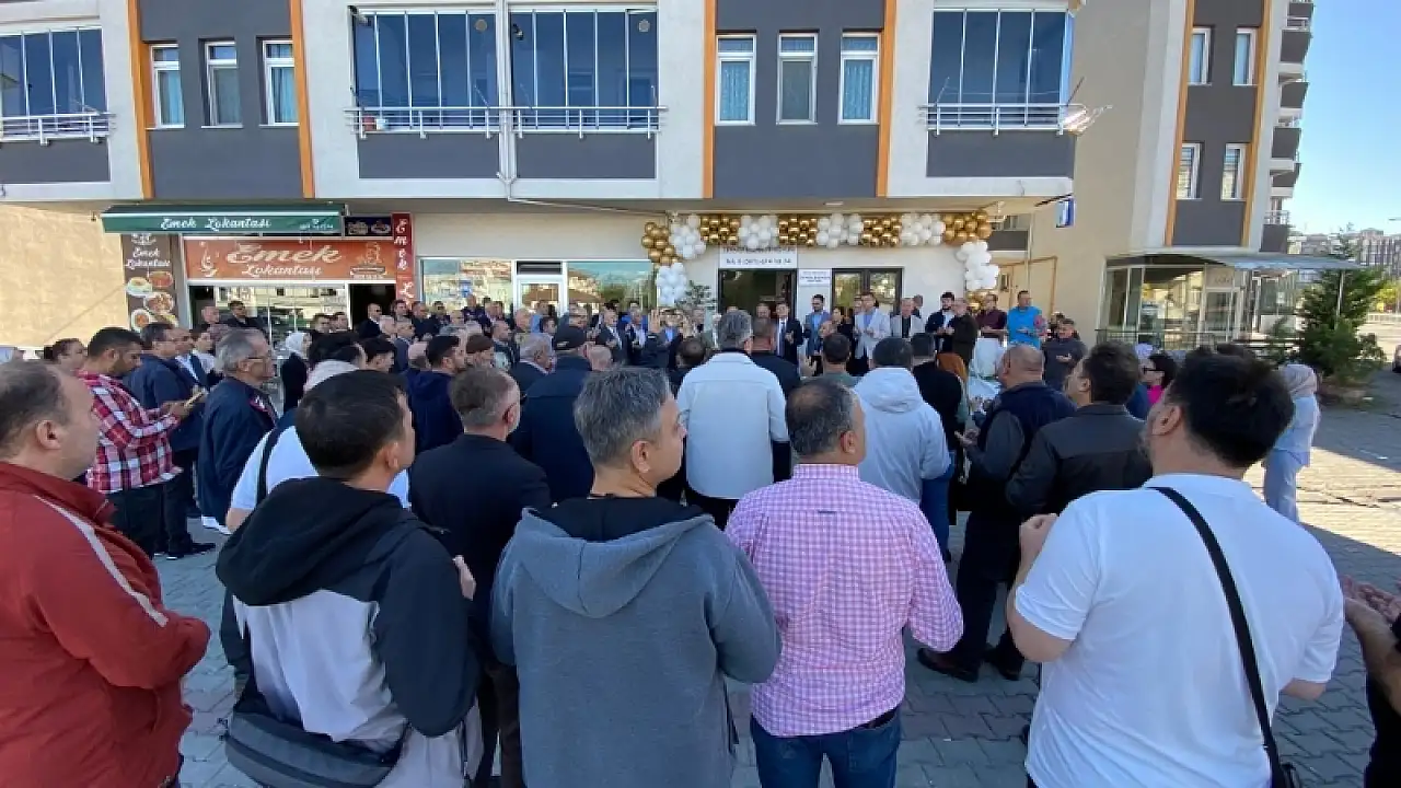 Zeynep Erenler Koyun Diş Kliniği Hizmete Açıldı