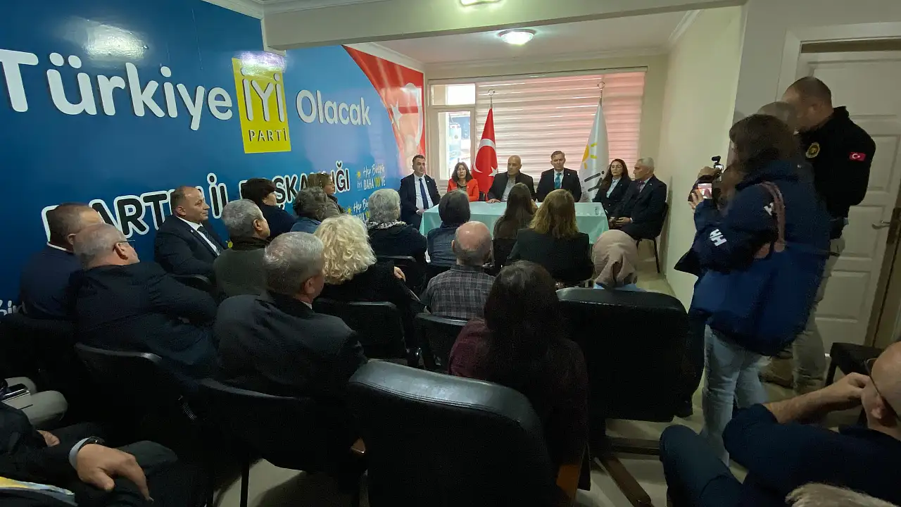 'Cumhuriyet tarihinin en zor dönemindeyiz'
