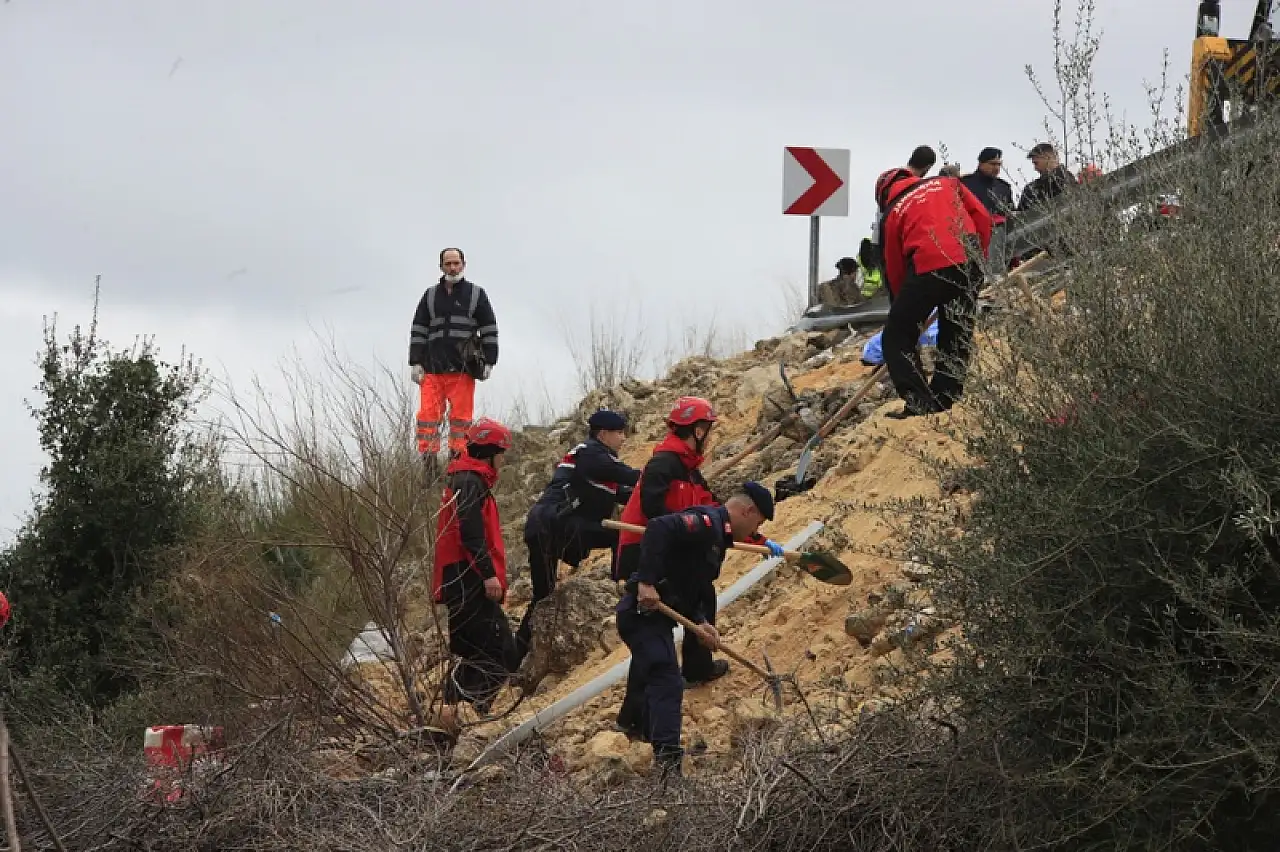 Yolcu Otobüsü Kaza Yaptı