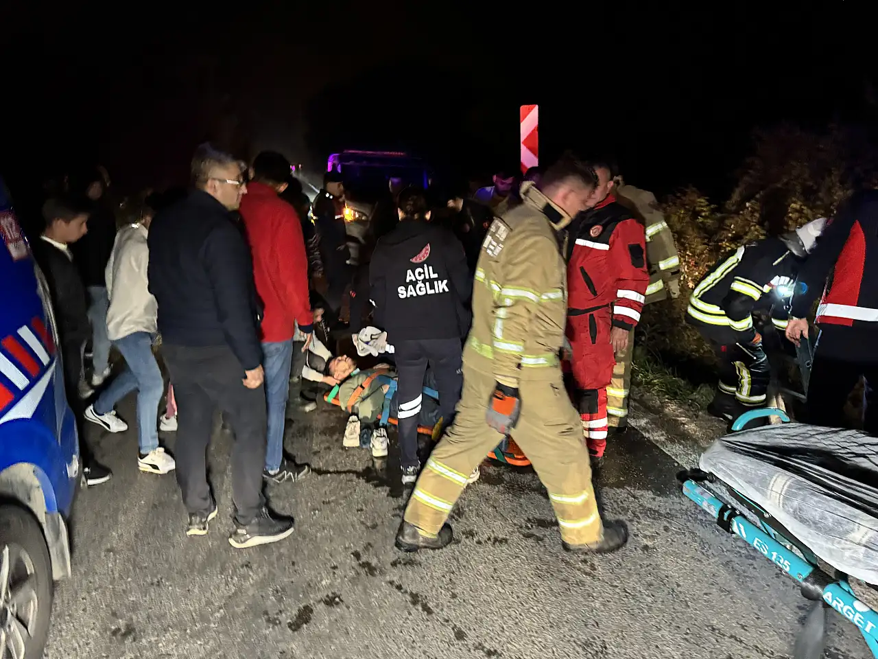 Motosikletiyle dereye uçtu