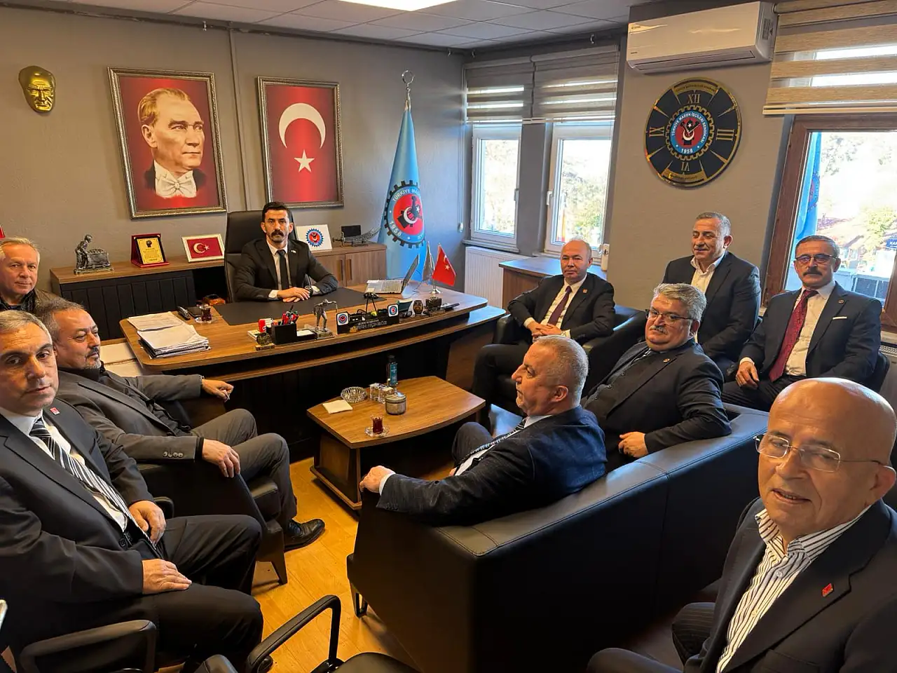 CHP'den Türkiye Maden İşçileri Sendikası'na ziyaret