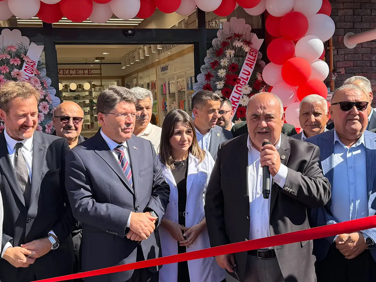 Derman Eczanesi Devlet Hastanesi Karşısında Açıldı