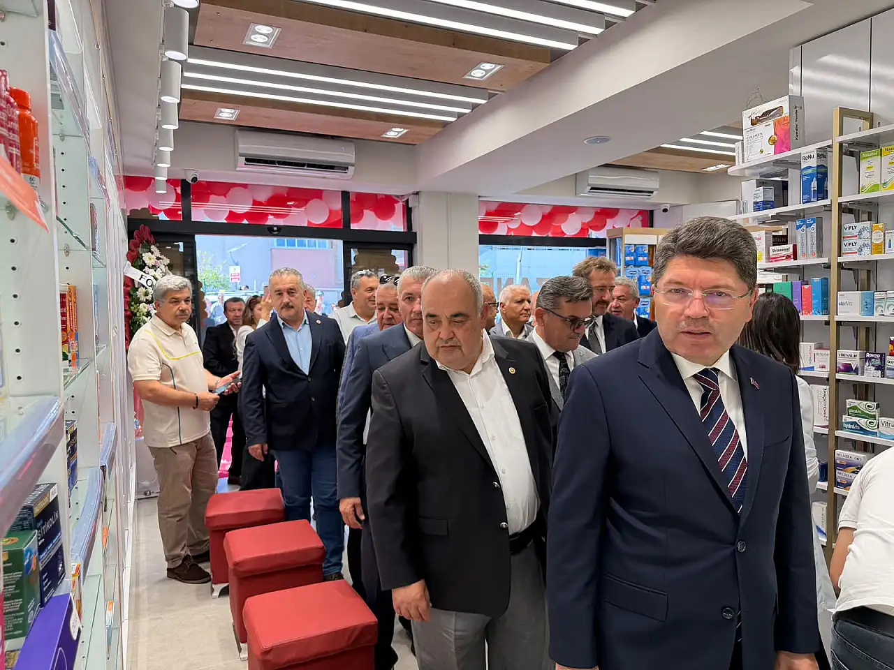 Derman Eczanesi Devlet Hastanesi Karşısında Açıldı