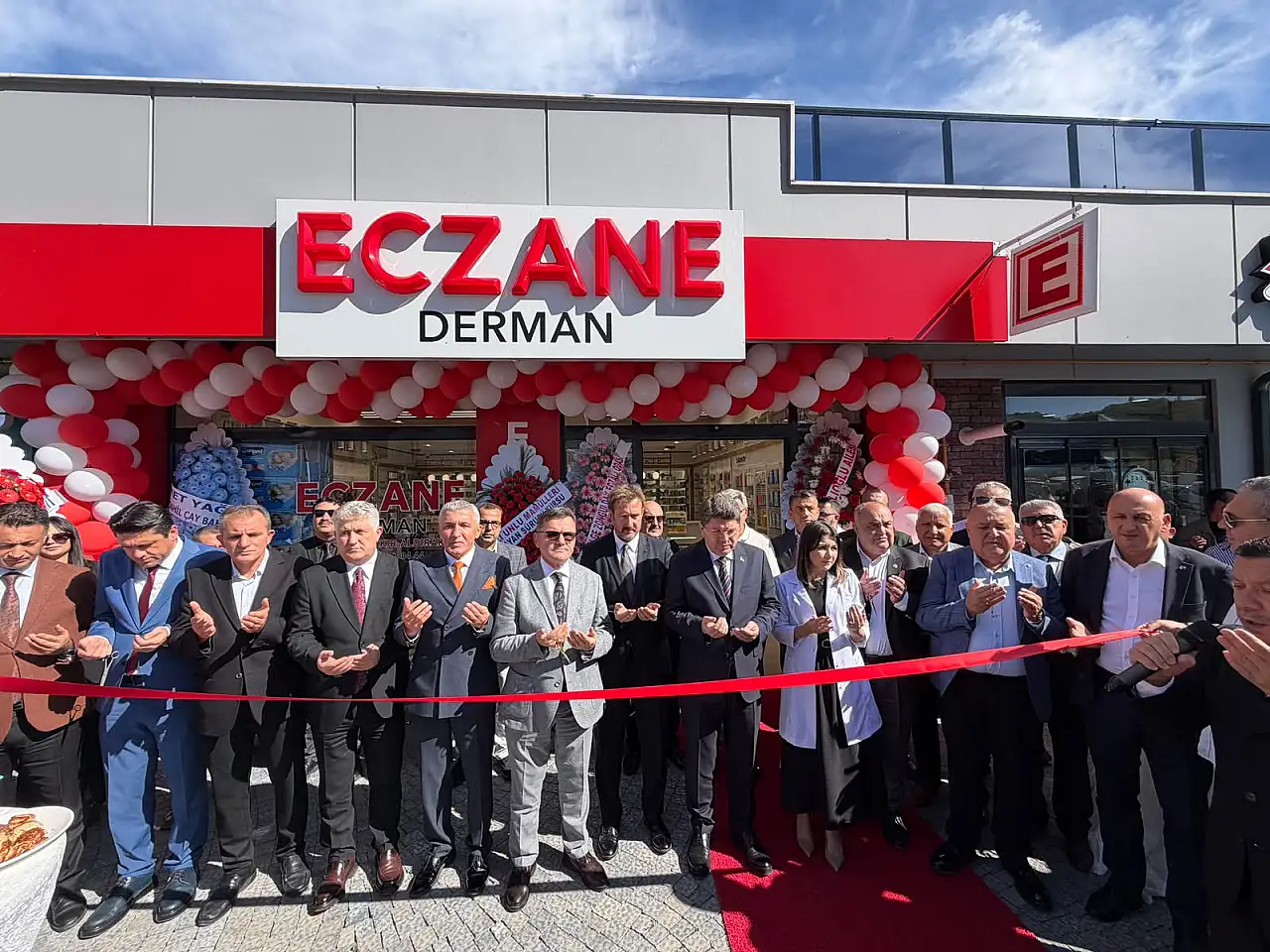 Derman Eczanesi Devlet Hastanesi Karşısında Açıldı