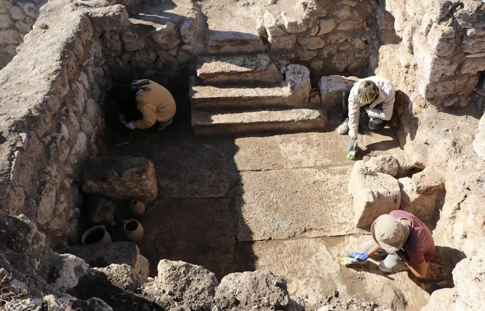 İçi dolu küp 1600 yıllık