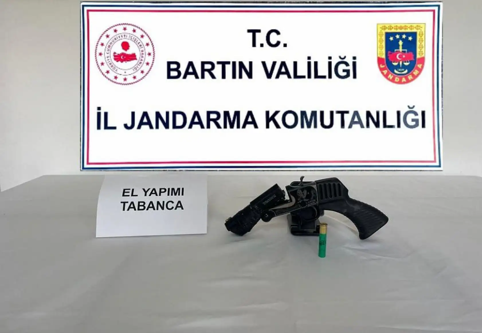 Jandarmadan 5 ayrı adreste operasyonu