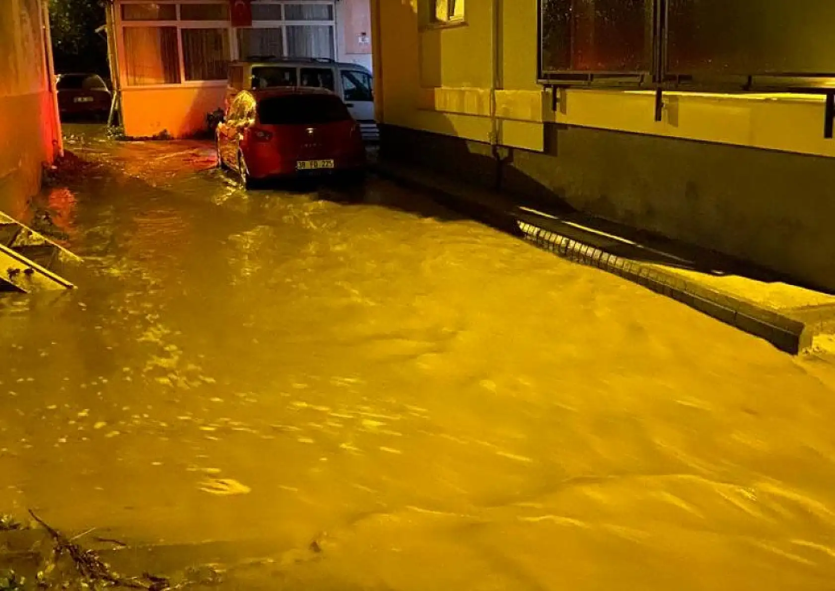 İnkum'da yaka seli