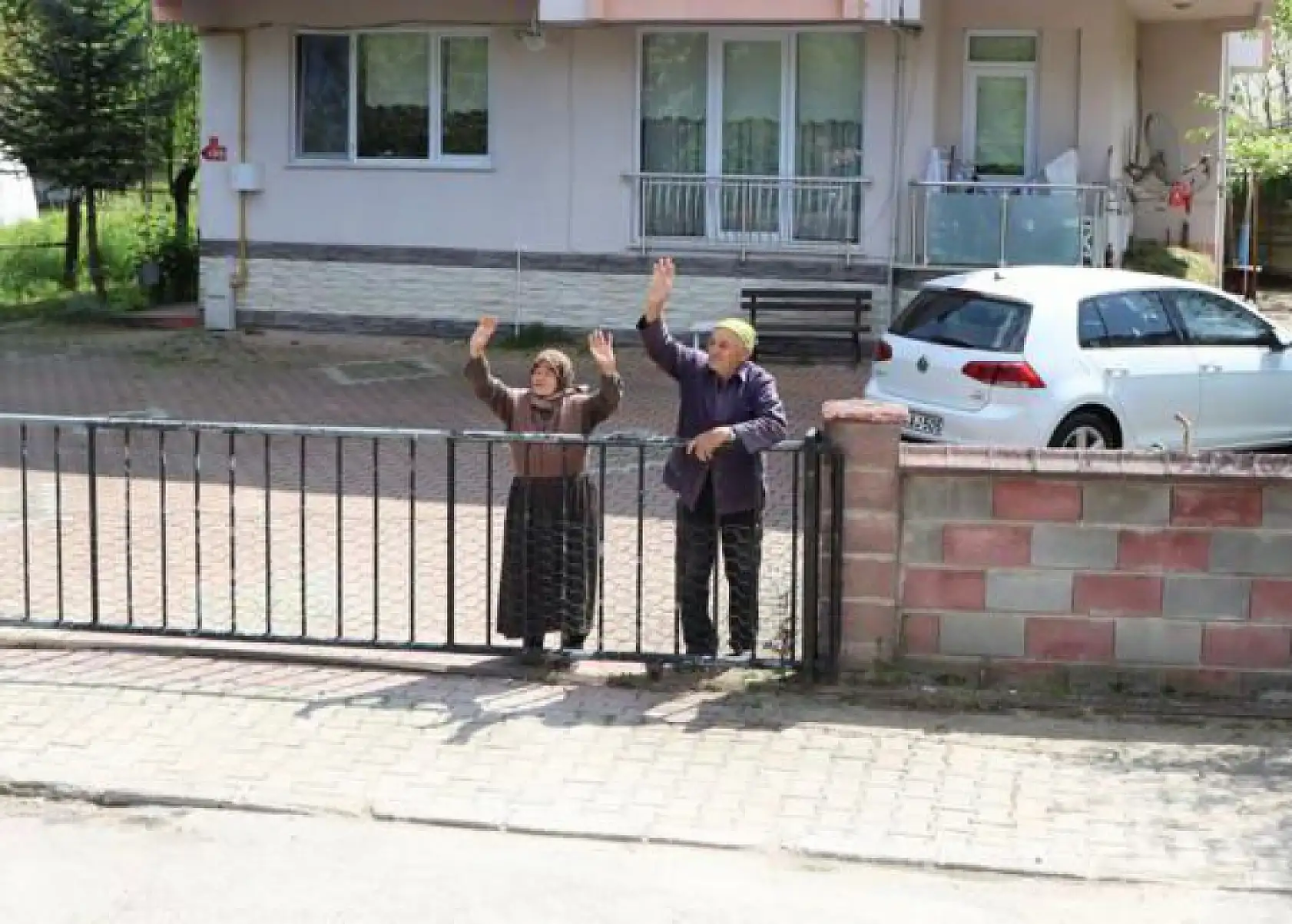 MHP Konvoyu Yoğun İlgi