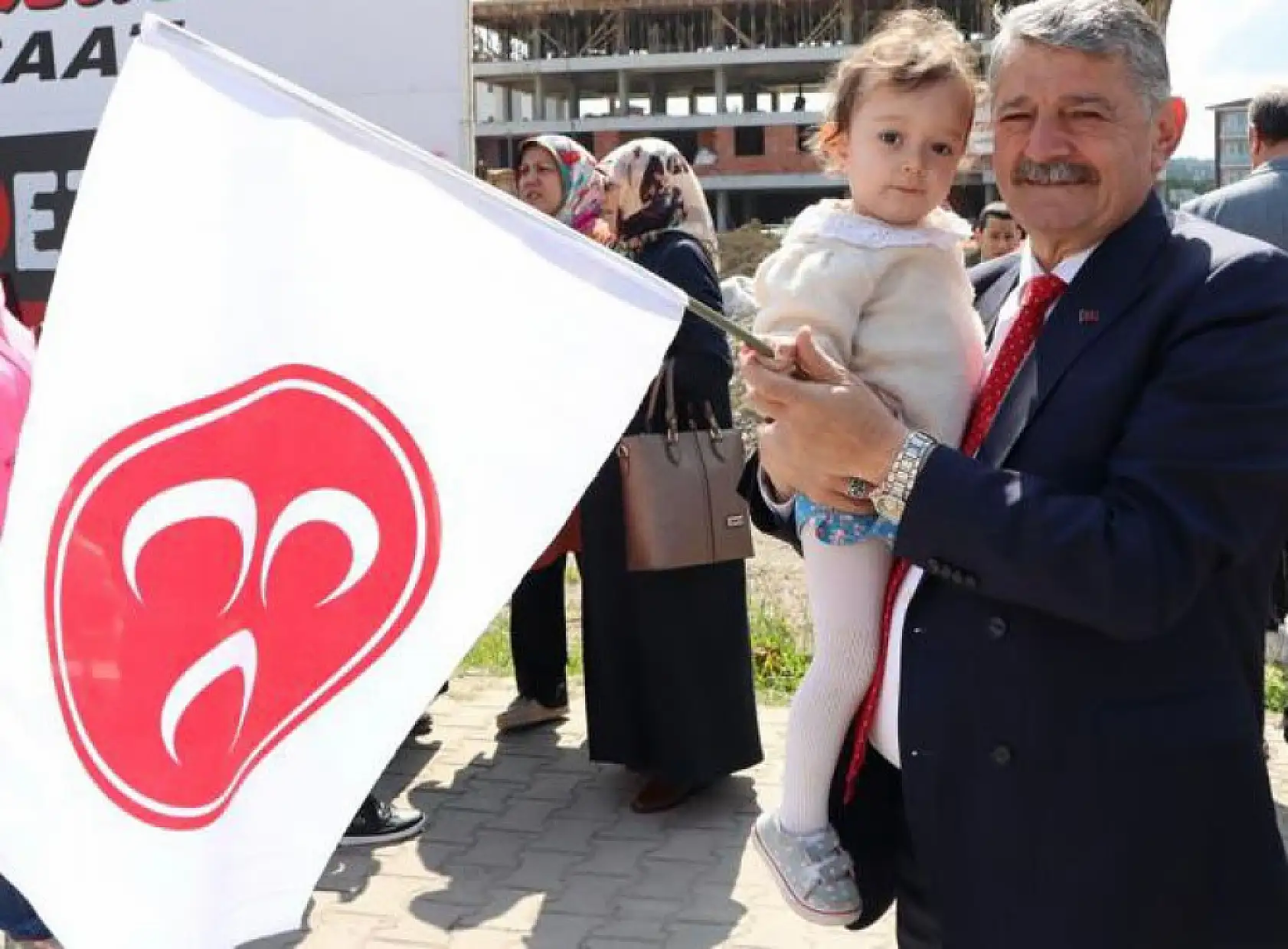 MHP Konvoyu Yoğun İlgi