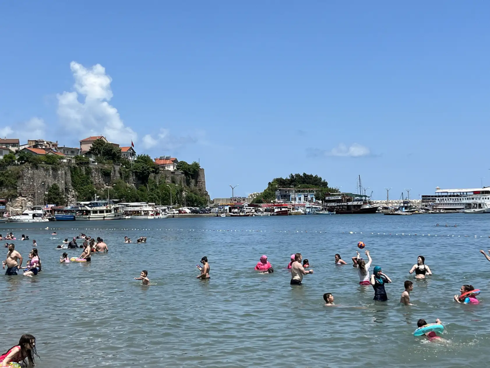Amasra rekora koşuyor