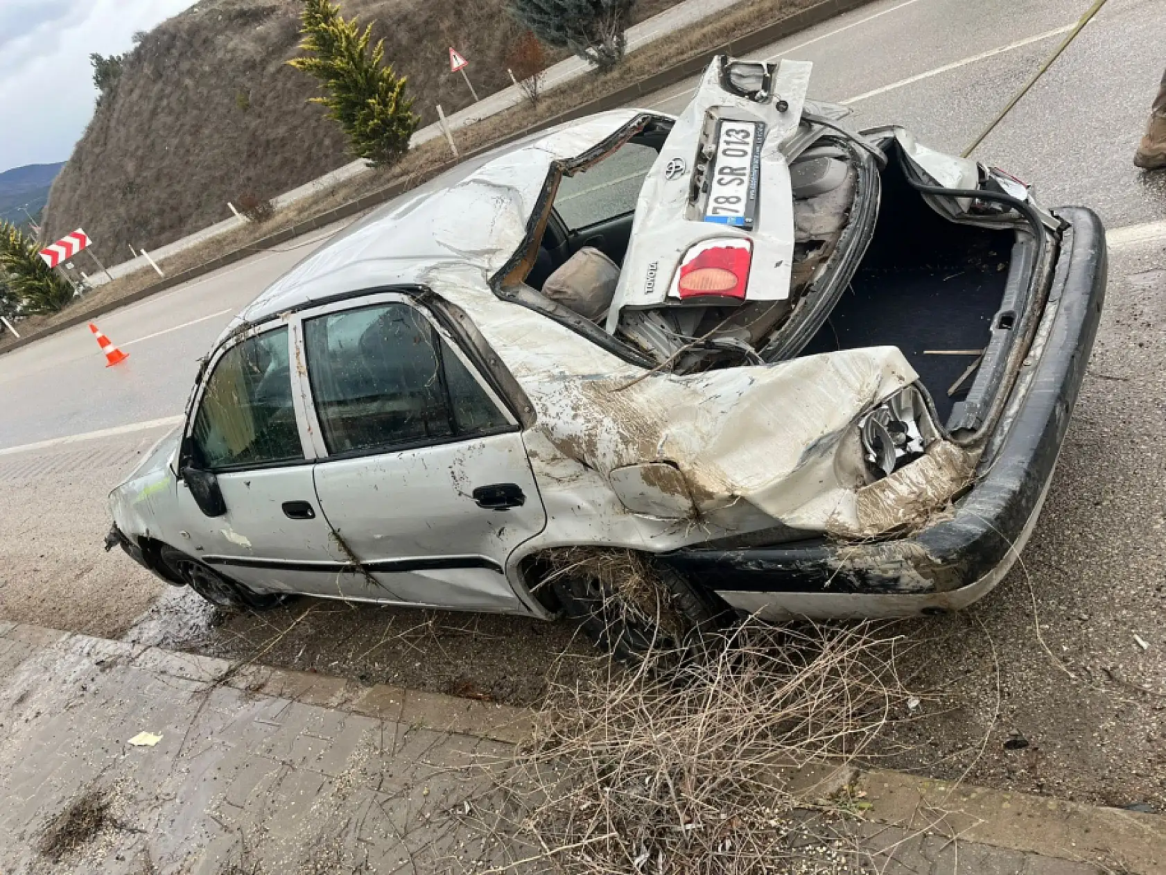 Trafik kazası 1 ölü, 1 yaralı