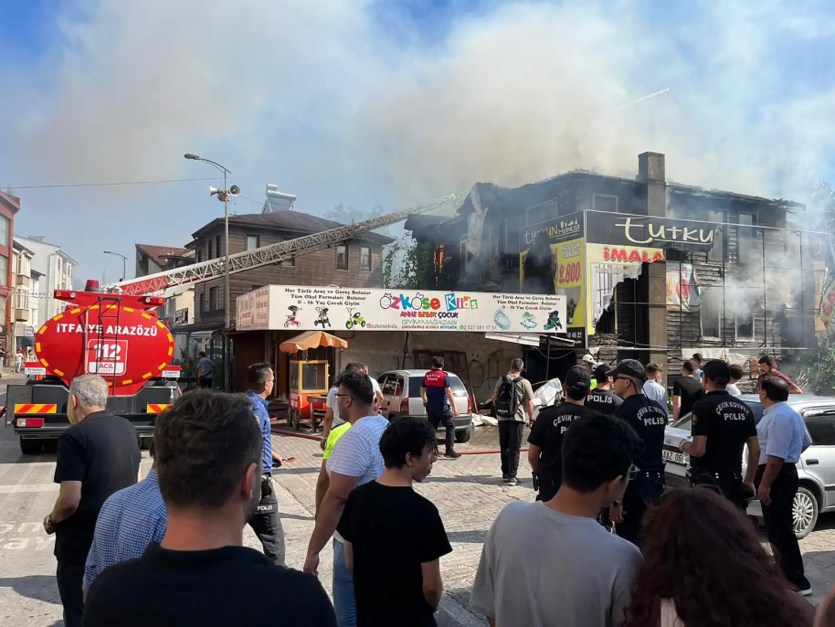 2 katlı ev alevlere teslim oldu