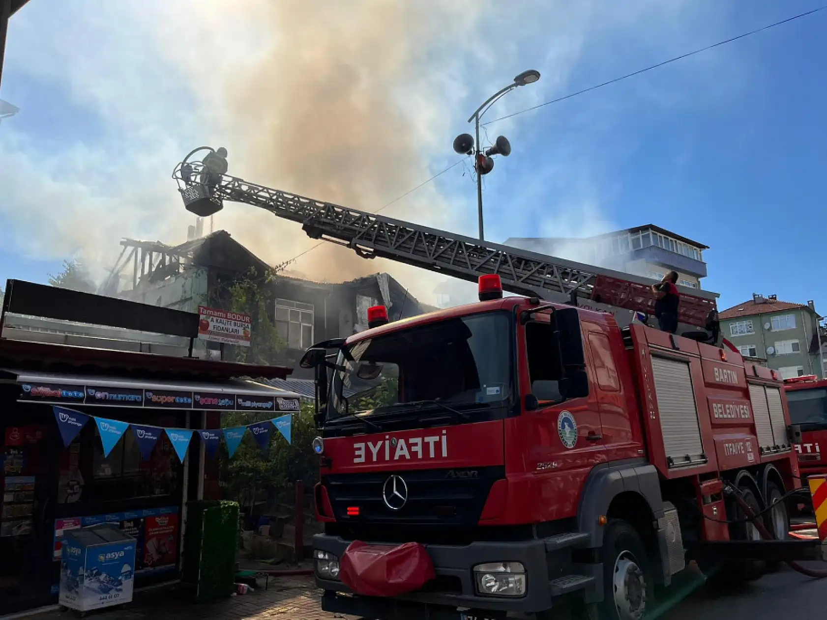 2 katlı ev alevlere teslim oldu