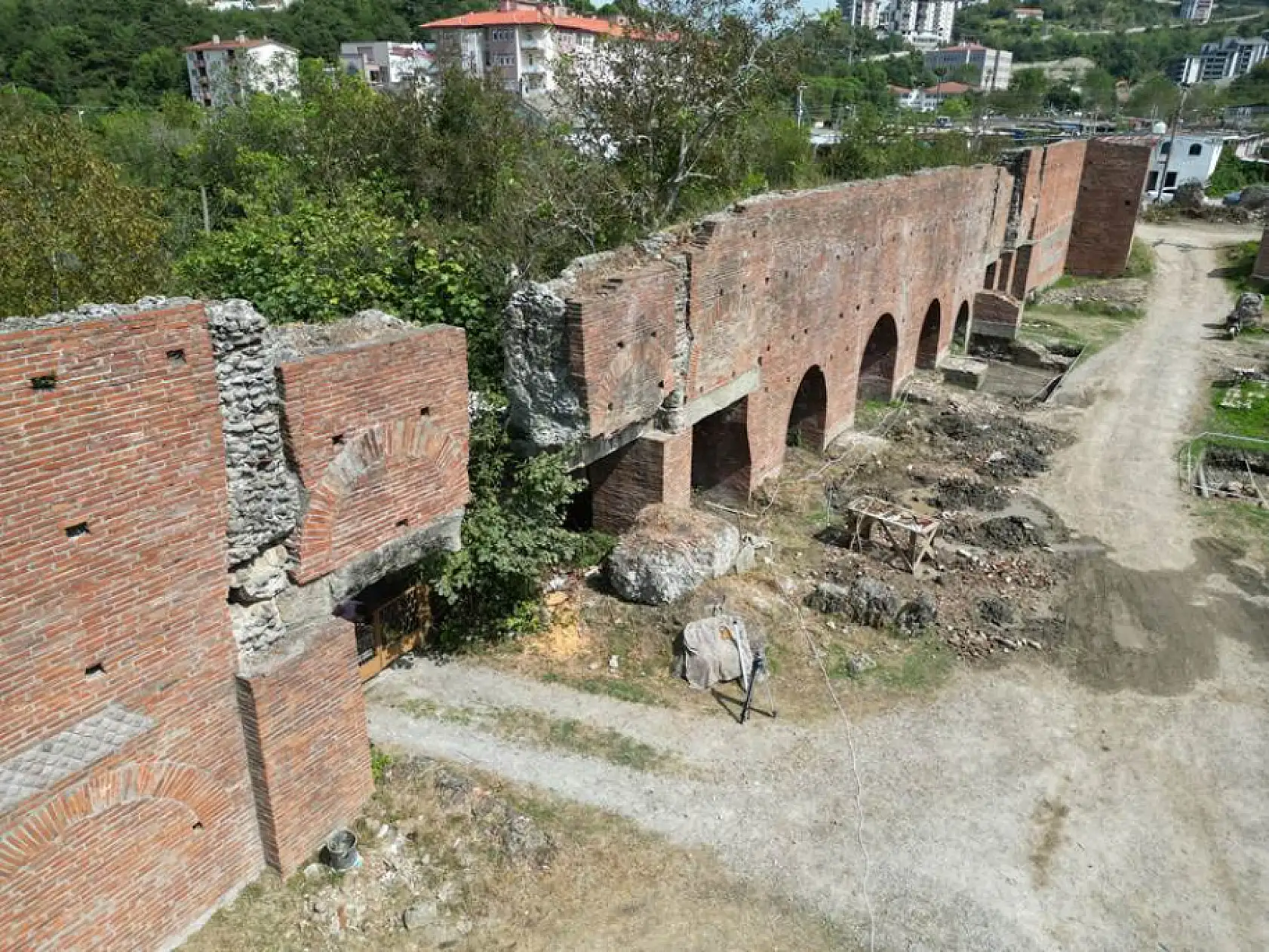 Tarih dünyası bu heykeli konuşuyor