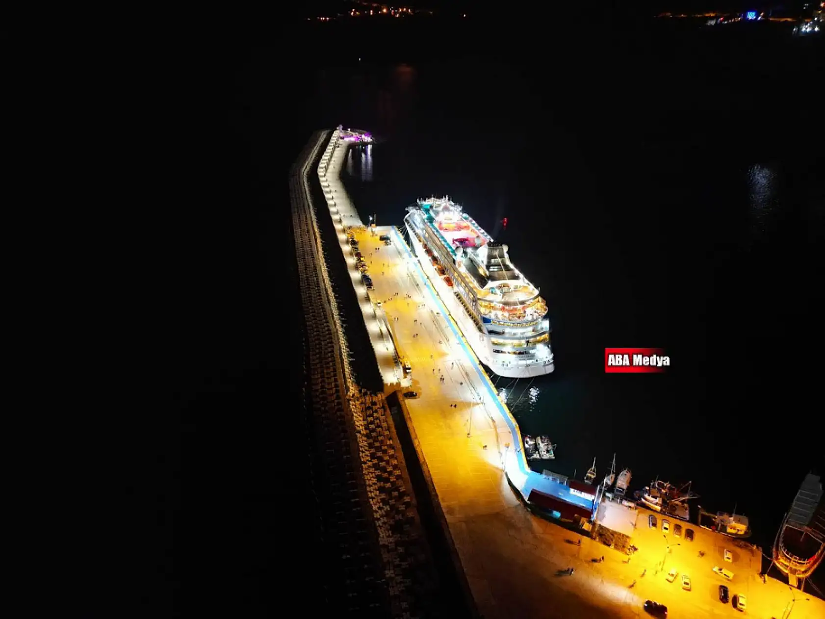 Amasra'da geceyi inci gibi süsledi