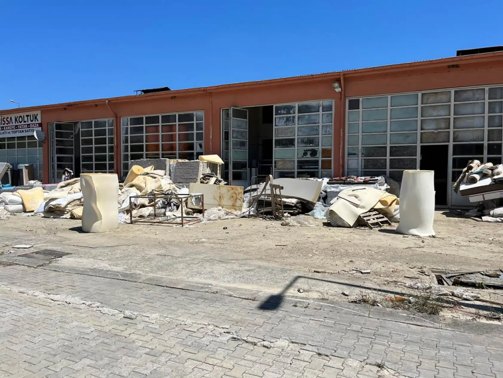 Sel sonrası temizlik çalışmaları sürüyor