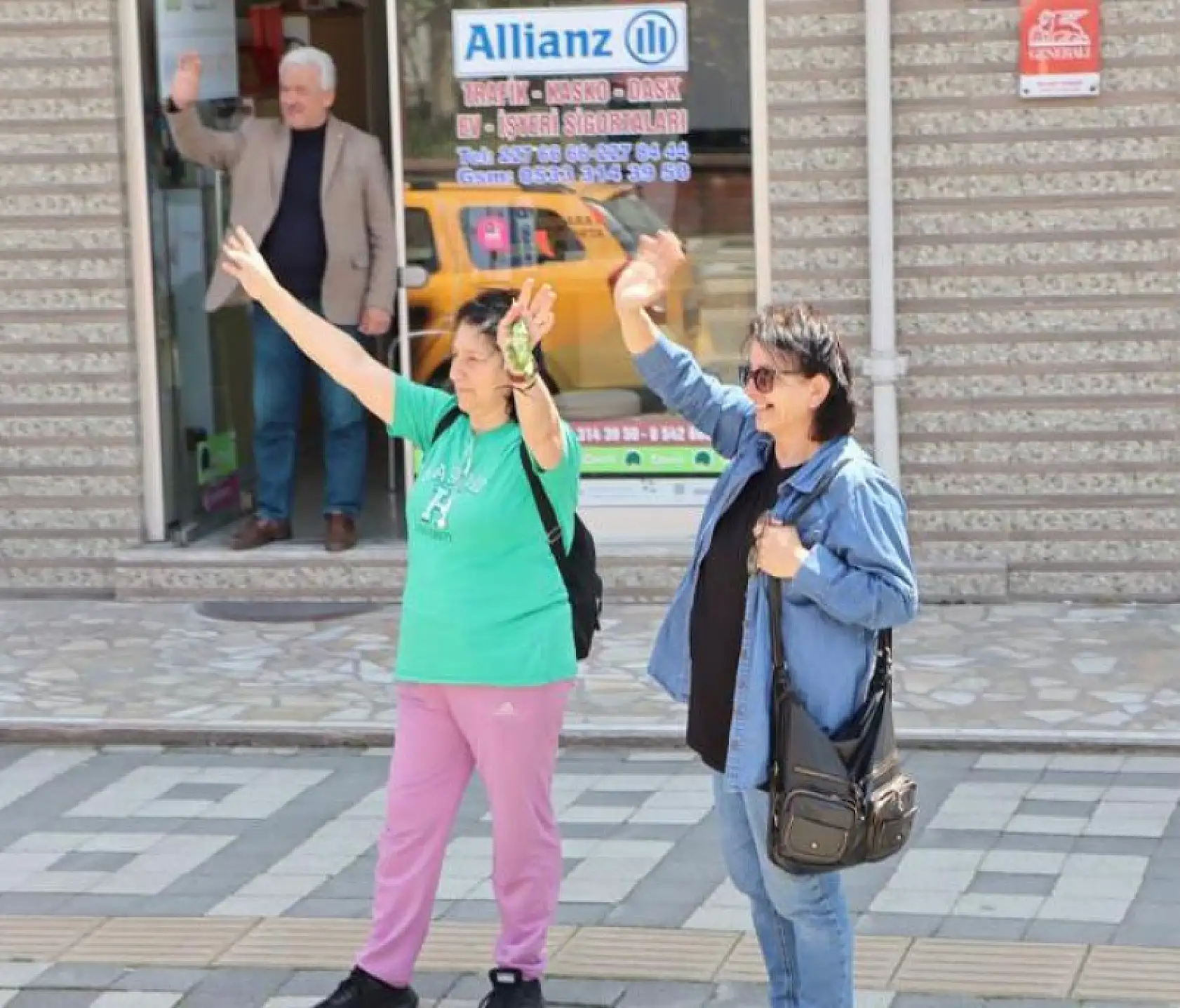 MHP Konvoyu Yoğun İlgi