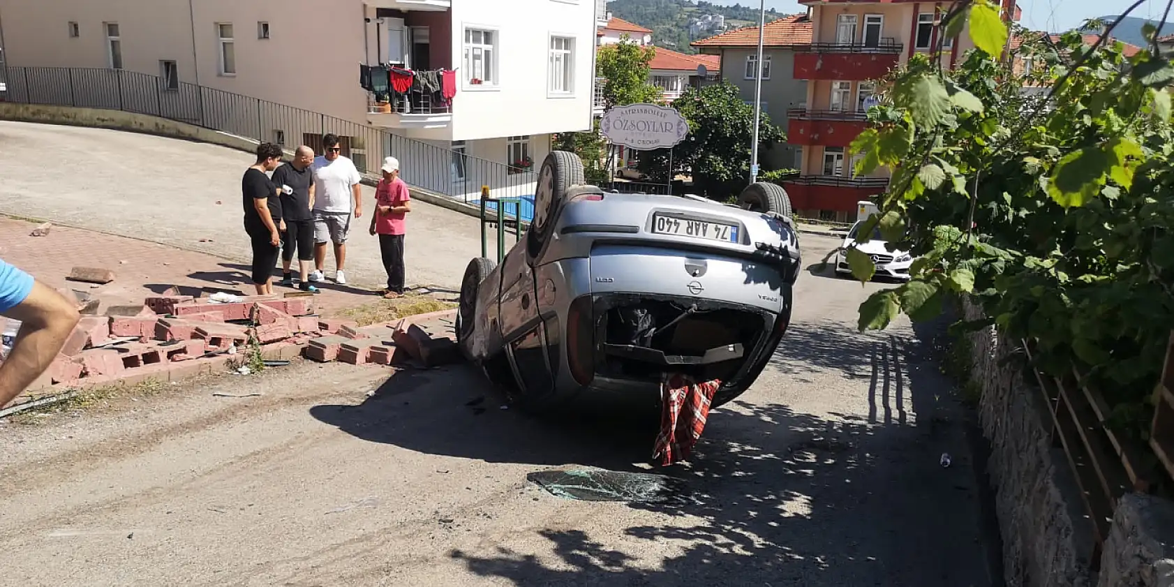 Sokak arasında feci kaza