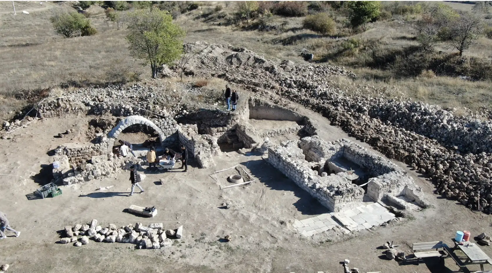İçi dolu küp 1600 yıllık