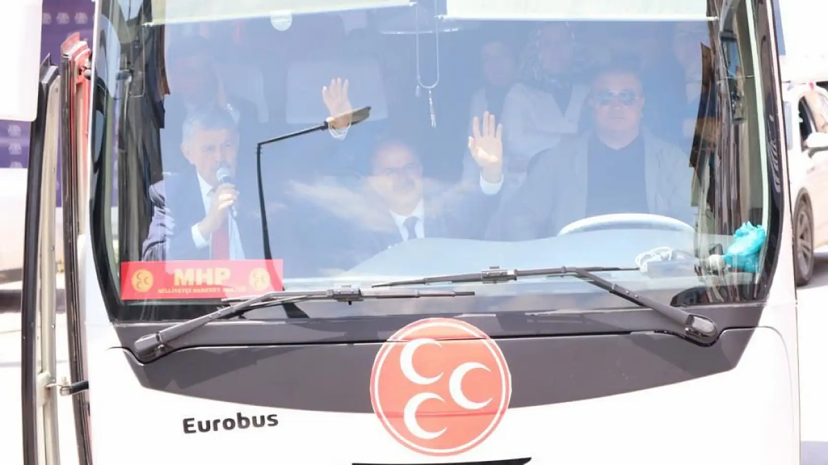 MHP Konvoyu Yoğun İlgi