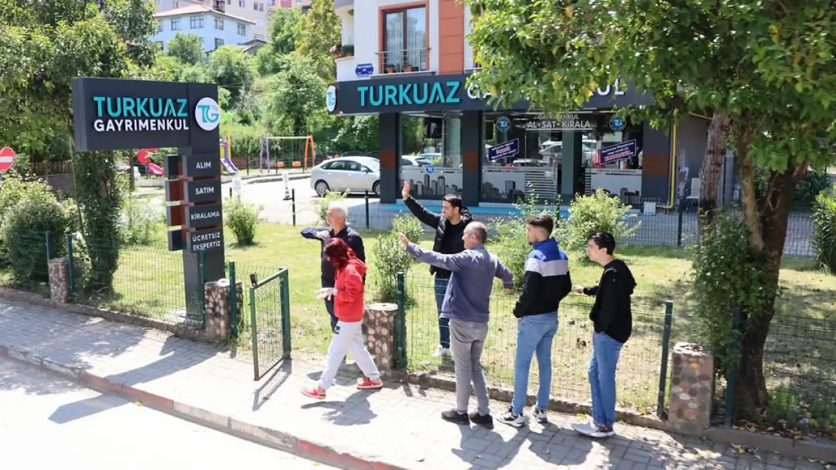 MHP Konvoyu Yoğun İlgi