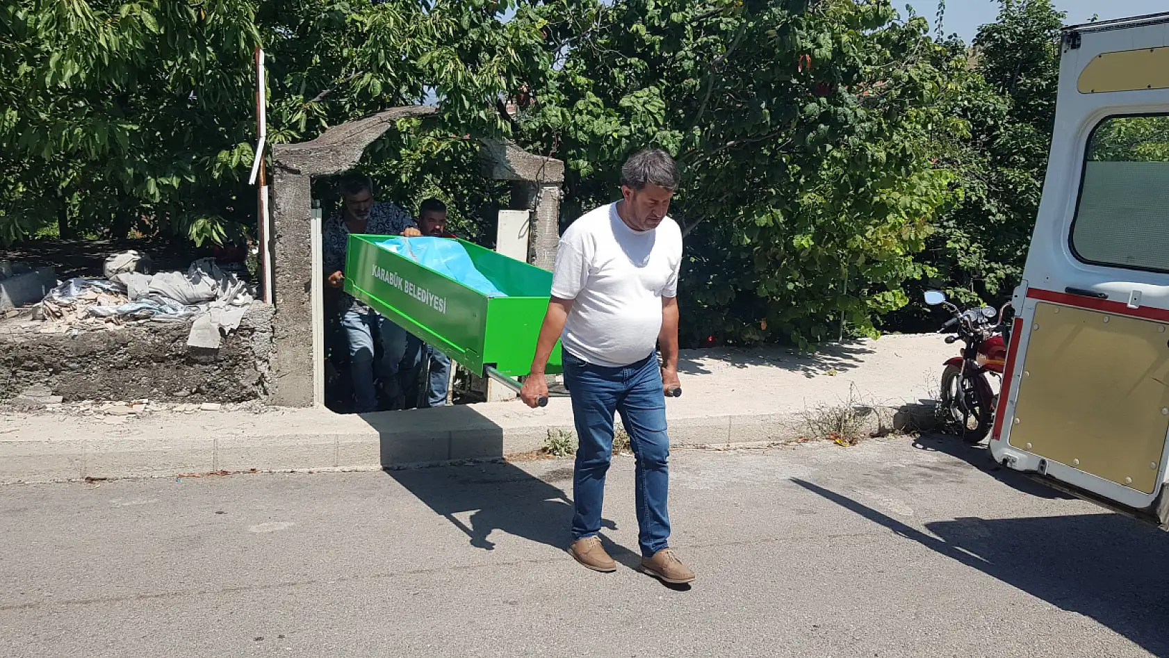 Küçük çocuk feci şekilde can verdi